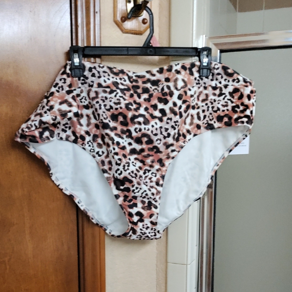 🐆Time and Tru Leopard Print Bikini Brown and Black